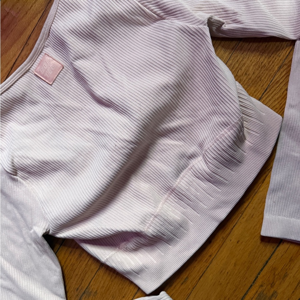 Bo+Tee Ribbed Long Sleeve Crop Top - Picture 3 of 4